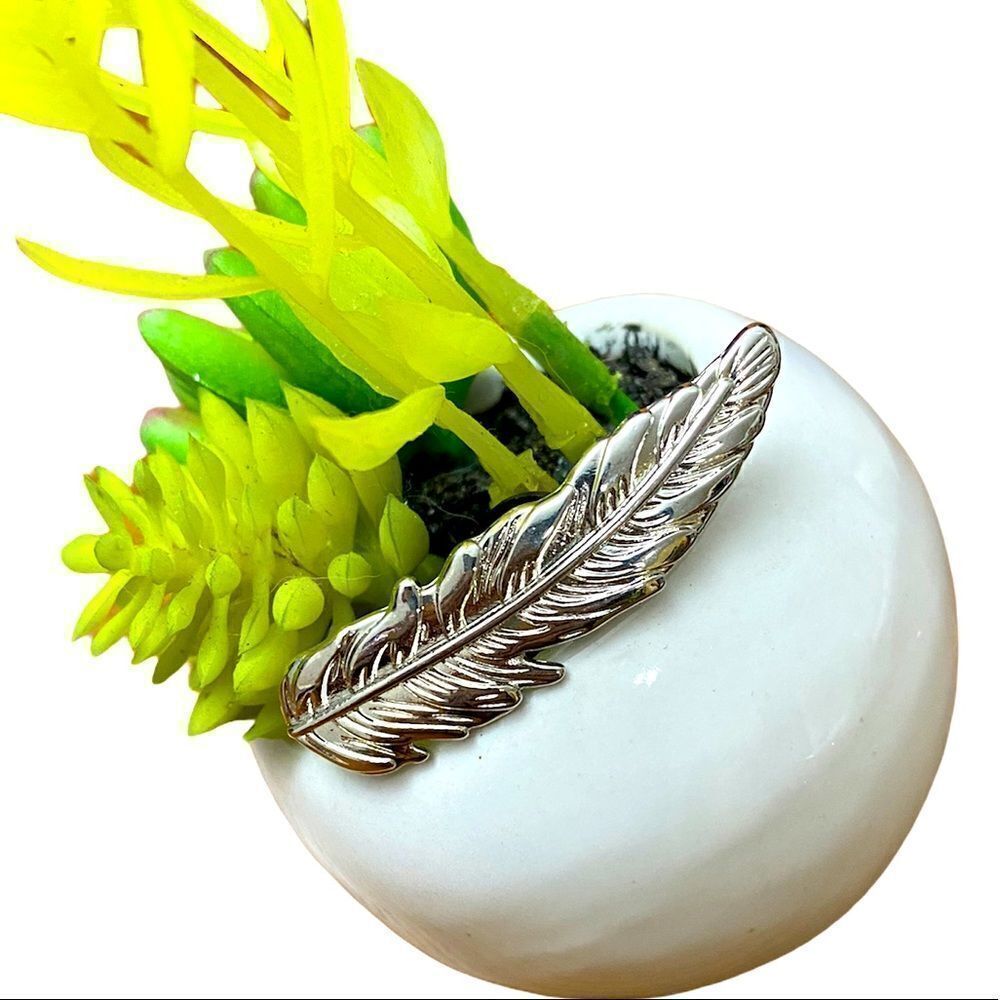 Silver Feather Pin - Picture 2 of 10